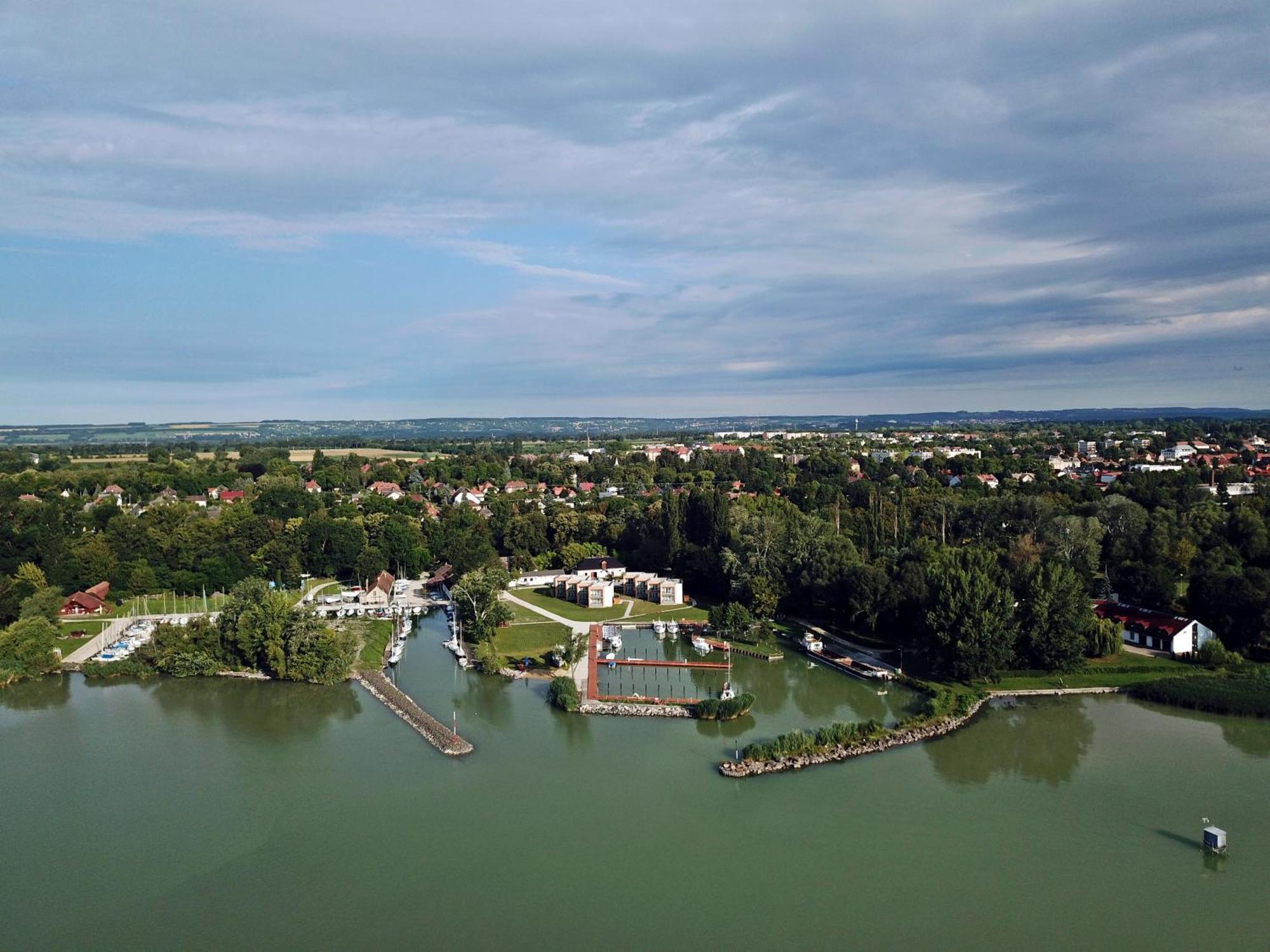 Akvárium Apartmanházak Keszthely Esterno foto